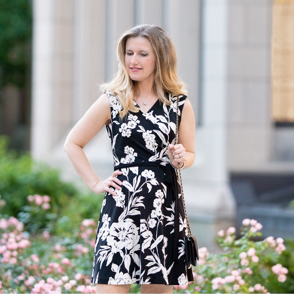 White House Black Market | Reversible Geo/ Floral Dress Size 2